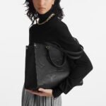 Louis Vuitton Onthego MM 35cm Black M45595 - Image 8
