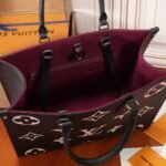 Louis Vuitton Onthego Black Beige MM 35cm M45495 - Image 5