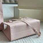 Louis Vuitton Onthego PM Pink Opale 25Cm M47135 - Image 3