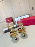 Valentino Garavani Rockstud Couture Pumps Gold - Image 4