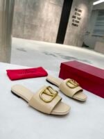 Valentino Garavani Vlogo Signature Slide Sandal Beige - Image 6