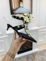 Valentino Garavani Roman Stud Kitten Heel Pumps Black - Image 7