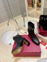 Valentino Garavani Rockstud Grainy Calfskin Ankle Boot Black 3W2S0P62Vce 0No - Image 5