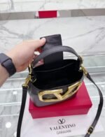 Valentino Garavani Supervee Leather Bucket Bag Black 20Cm - Image 10