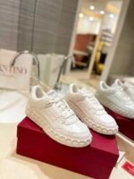 Valentino Garavani Freedots Low Top Sneaker In Calfskin White 4Y2S0H43Rdg 0Bo - Image 10