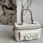 Valentino Mini Garavani Locò Handbag In Calfskin White 22Cm - Image 2