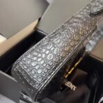 Saint Laurent Le 5 À 7 Croccodile Black 25Cm - Image 6