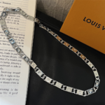 Louis Vuitton Monogram Tied Up Necklace Silver M00919 - Image 2