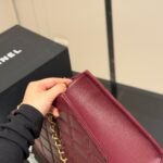 Chanel Small Shopping Bag Gold Tone Burgundy 31Cm AS4940 B17067 NY570 - Image 5