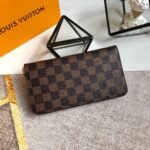 Summer Set: Louis Vuitton Keepall Bandoulière 55 Damier Ebene And Zippy Wallet Damier Ebene - Image 7