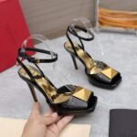 Valentino Garavani Roman Gold Stud Block Pump Black - Image 7